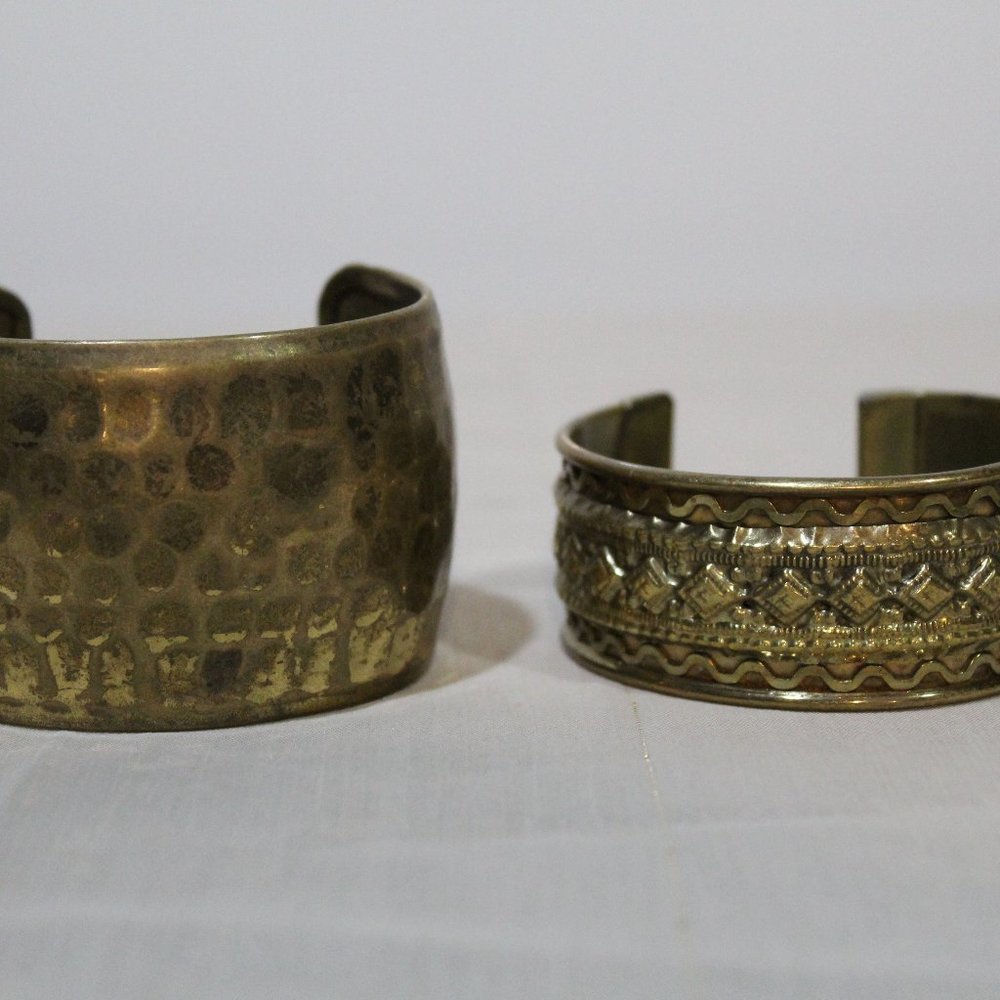 2 brass cuff bracelets - Picture 3 of 4